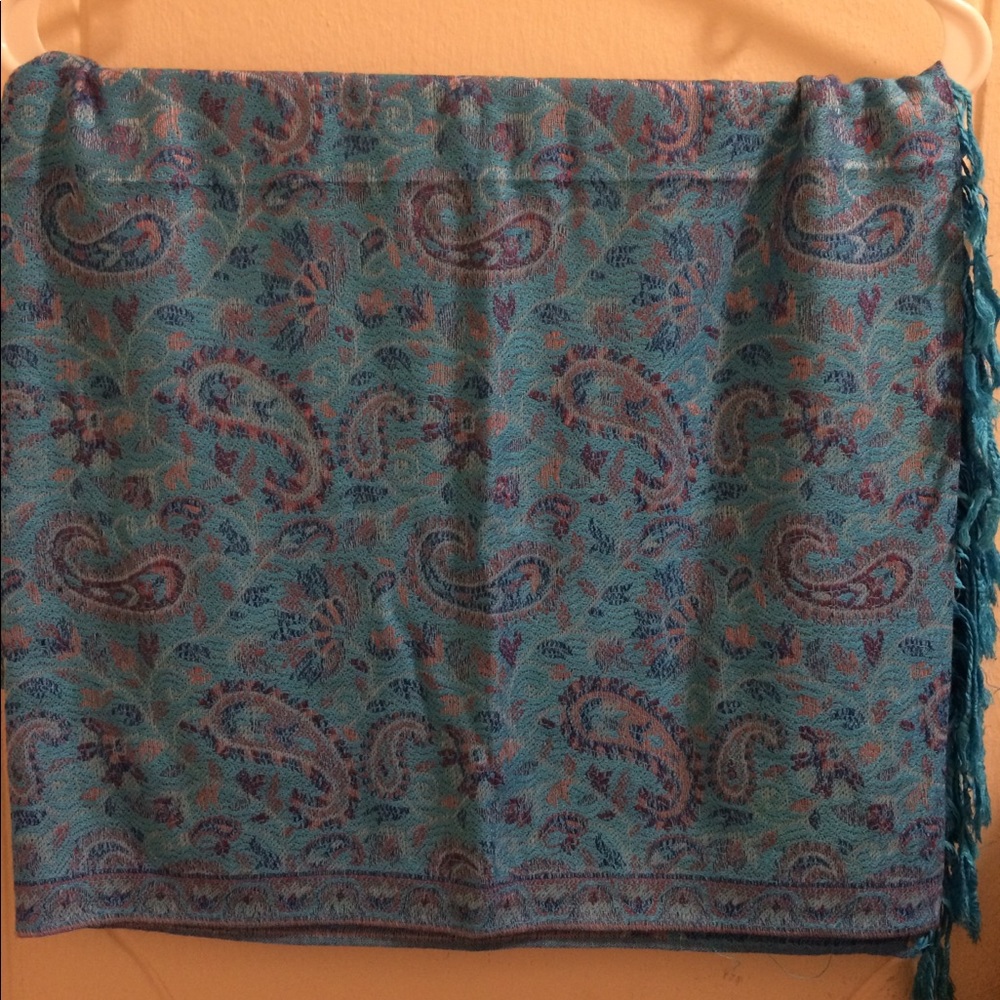 Scarf - Picture 1 of 3